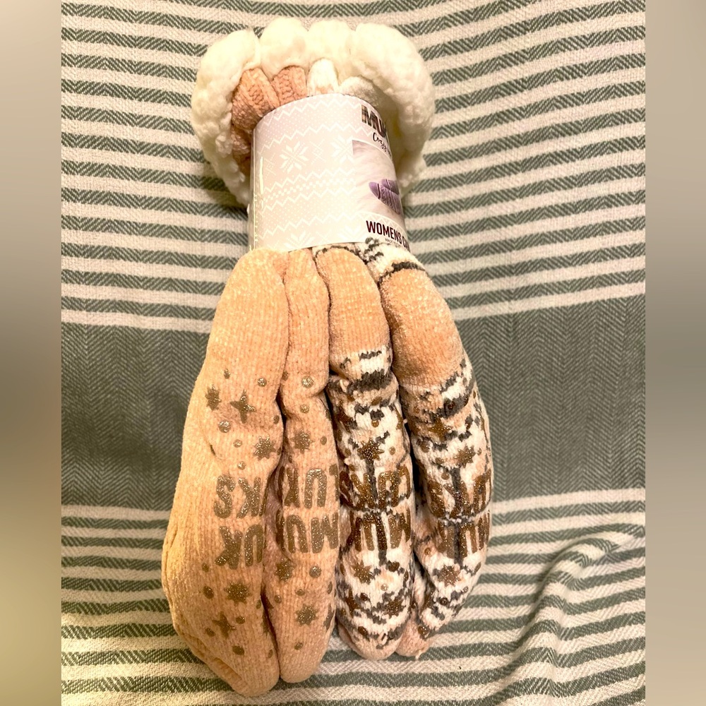 Muk Luks Cabin Socks (2 Pair) NWT Size L/XL (8-10) - Picture 4 of 4